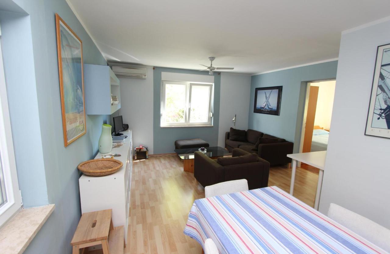 Apartment Maestral Ровин Екстериор снимка