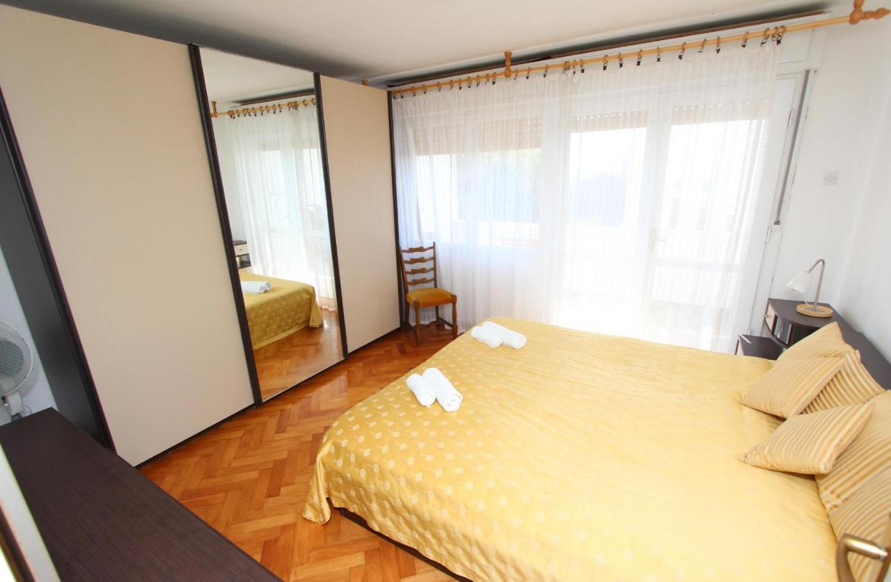 Apartment Maestral Ровин Екстериор снимка